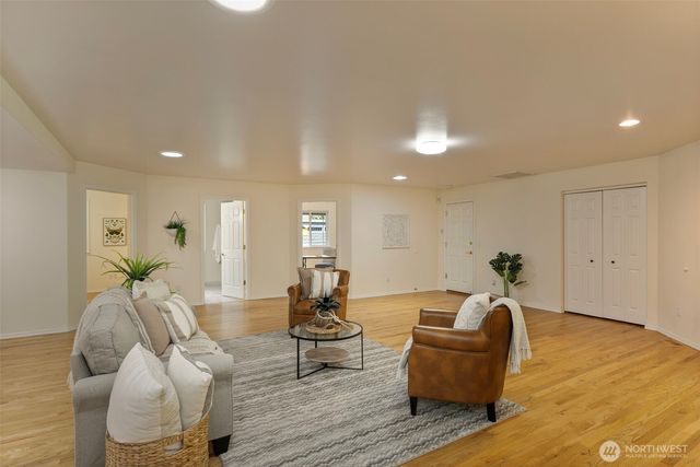 26702 Ohio Avenue NE, Kingston, WA 98346