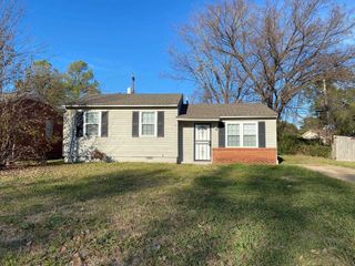 896 LEACREST AVE, Memphis, TN 38109