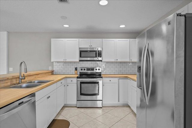 736-8 Kings Estate Rd., St Augustine, FL 32086