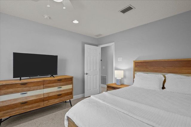 736-8 Kings Estate Rd., St Augustine, FL 32086