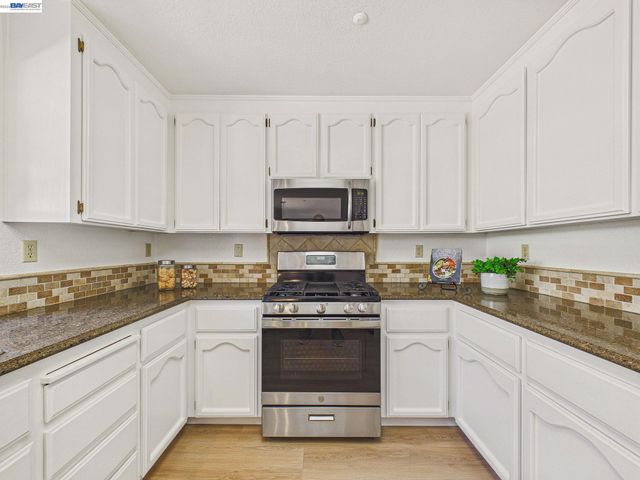 66 Sparrow St, Livermore, CA 94551