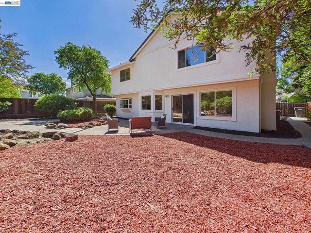 66 Sparrow St, Livermore, CA 94551