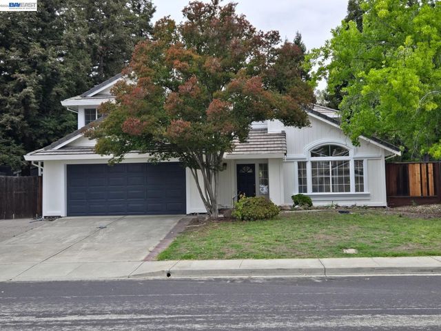 66 Sparrow St, Livermore, CA 94551