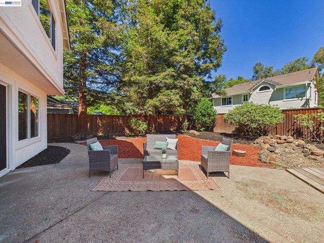 66 Sparrow St, Livermore, CA 94551