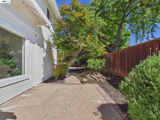66 Sparrow St, Livermore, CA 94551