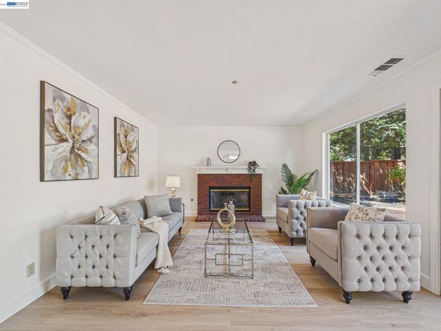 66 Sparrow St, Livermore, CA 94551