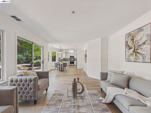 66 Sparrow St, Livermore, CA 94551