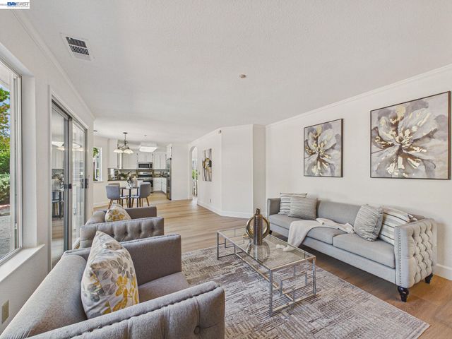 66 Sparrow St, Livermore, CA 94551