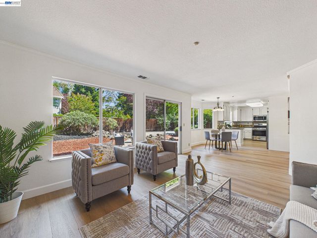 66 Sparrow St, Livermore, CA 94551