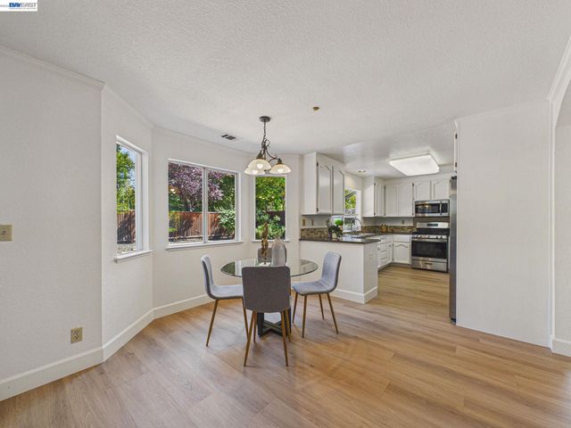 66 Sparrow St, Livermore, CA 94551