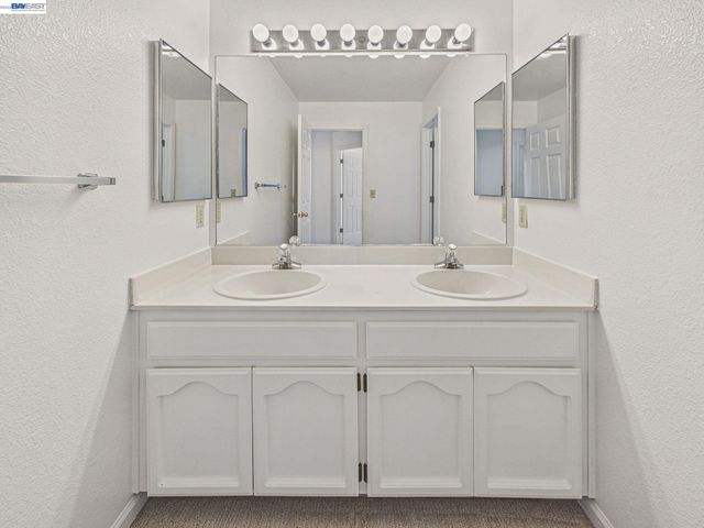 66 Sparrow St, Livermore, CA 94551
