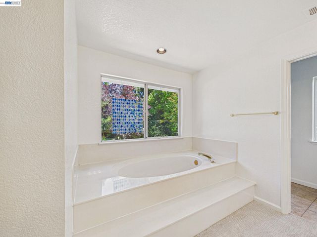 66 Sparrow St, Livermore, CA 94551