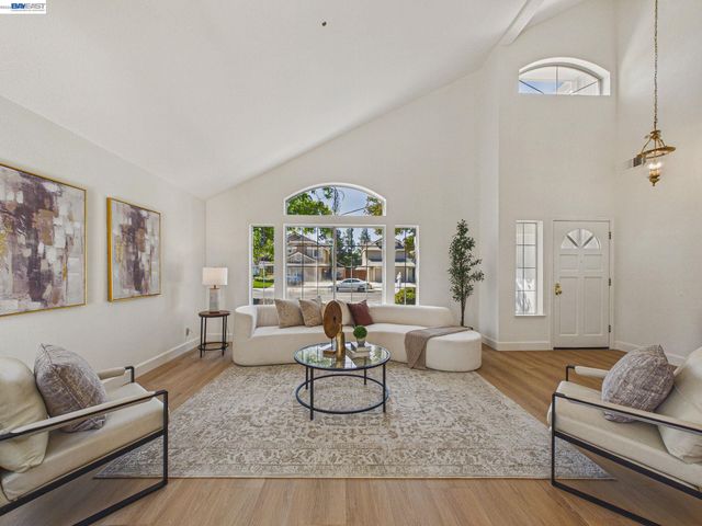 66 Sparrow St, Livermore, CA 94551