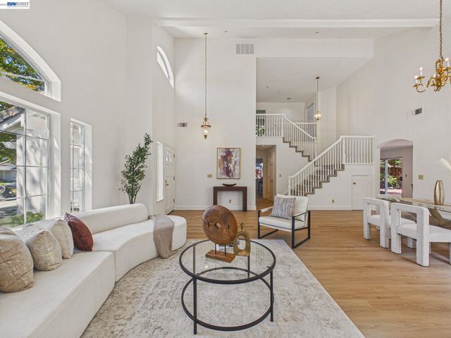 66 Sparrow St, Livermore, CA 94551