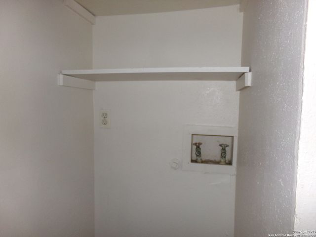 1371 Bayou, San Antonio, TX 78245