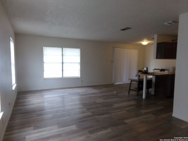 1371 Bayou, San Antonio, TX 78245