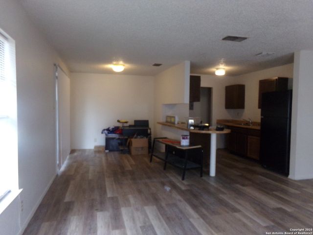 1371 Bayou, San Antonio, TX 78245