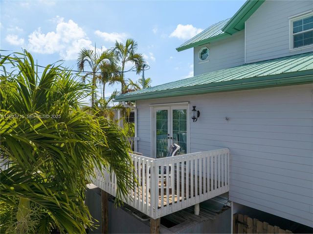 28560 Doubloon Rd, Big Pine, FL 33042