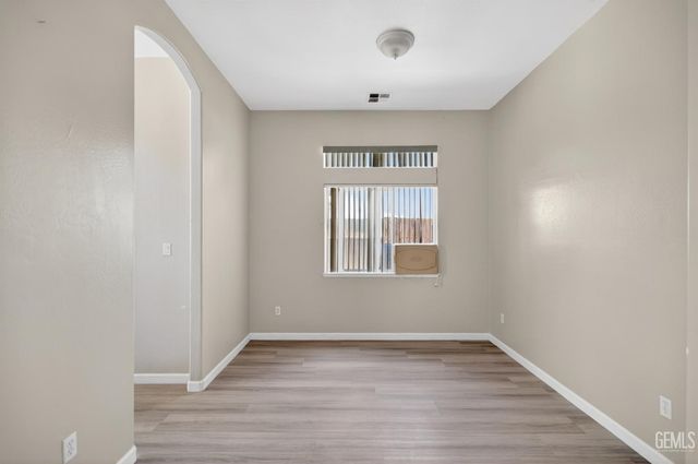 6710 Leaf Valley Drive, Bakersfield, CA 93313