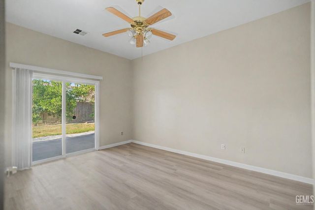 6710 Leaf Valley Drive, Bakersfield, CA 93313