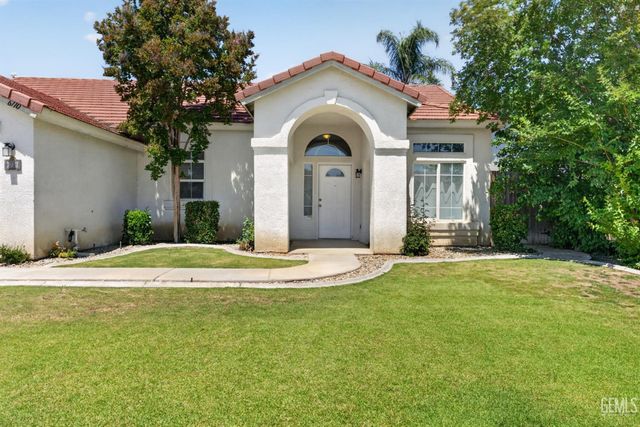 6710 Leaf Valley Drive, Bakersfield, CA 93313