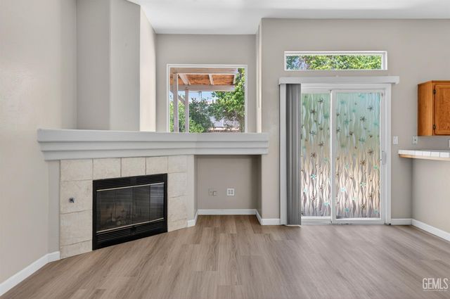 6710 Leaf Valley Drive, Bakersfield, CA 93313