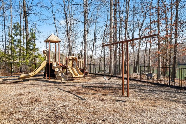 5021 El Molino Drive, Charlotte, NC 28214