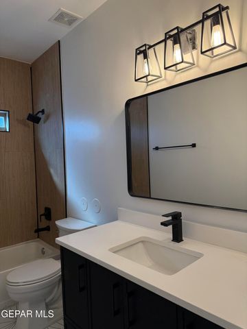 3045 WOODHEAD Place, El Paso, TX 79938