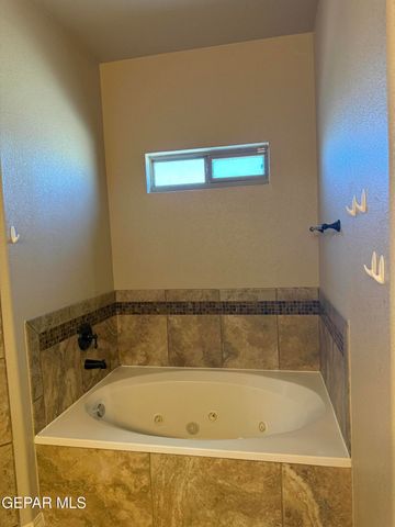 3045 WOODHEAD Place, El Paso, TX 79938