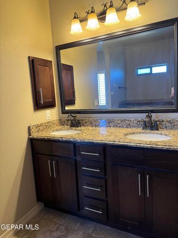 3045 WOODHEAD Place, El Paso, TX 79938