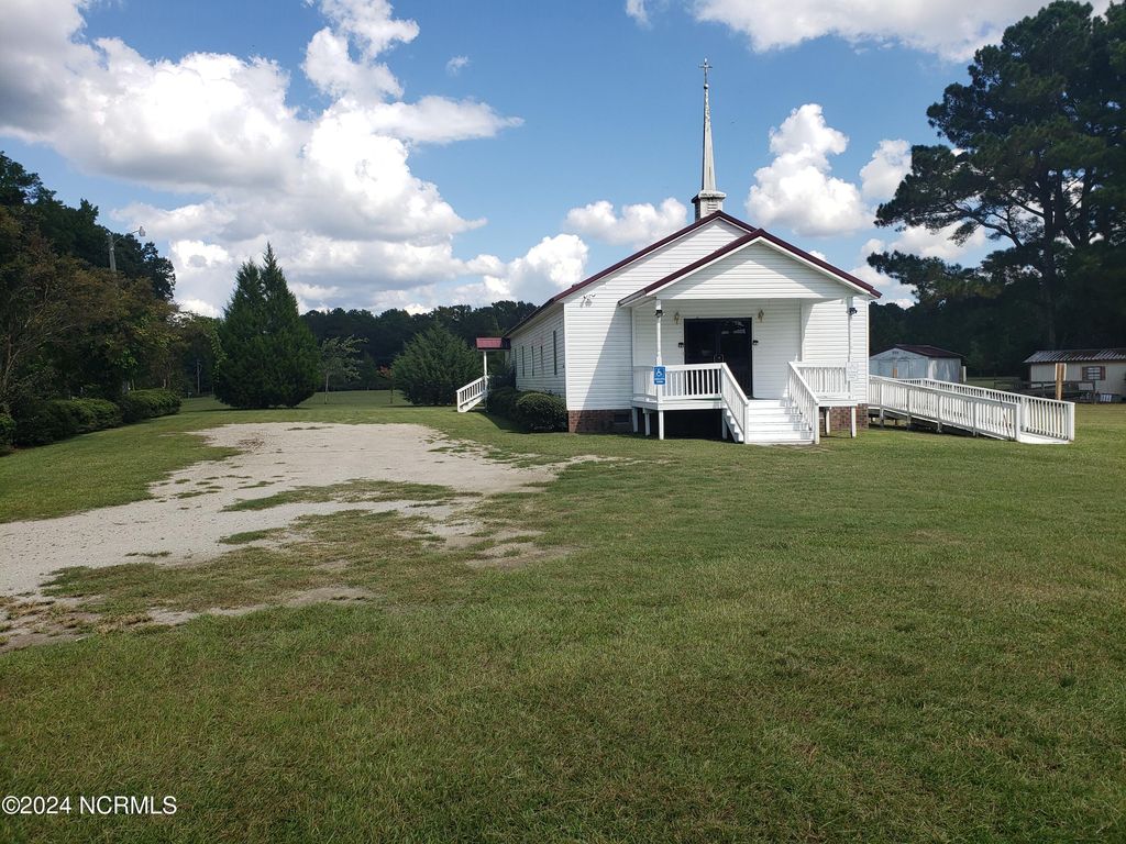 3872 Avon Road, Grimesland, NC 27837