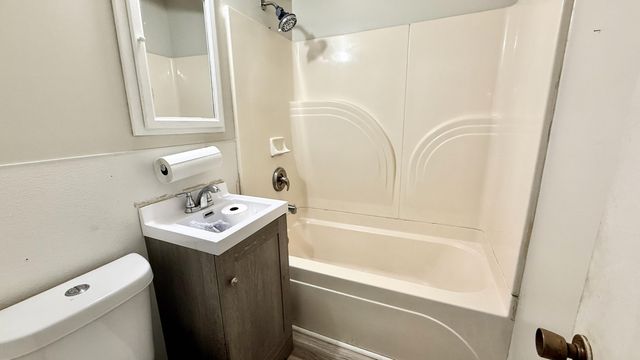 2308 AVENUE B, Council Bluffs, IA 51501