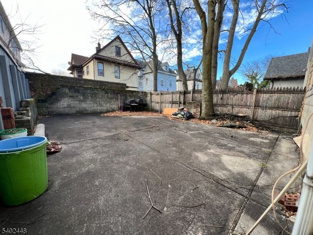 15 Wade St, Jersey City, NJ 07305