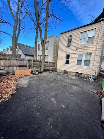 15 Wade St, Jersey City, NJ 07305