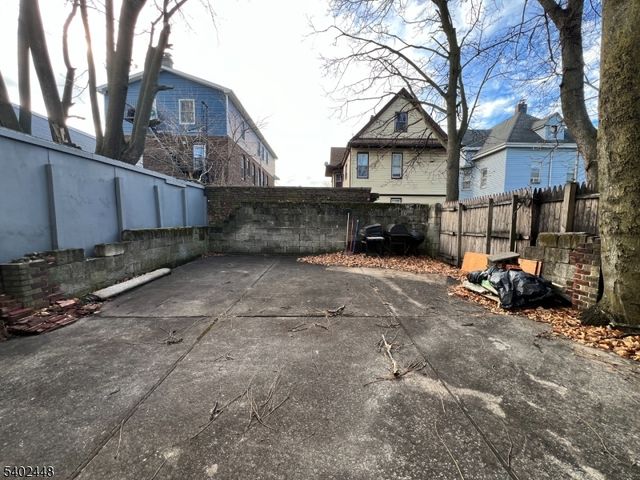 15 Wade St, Jersey City, NJ 07305