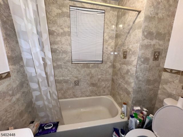 15 Wade St, Jersey City, NJ 07305