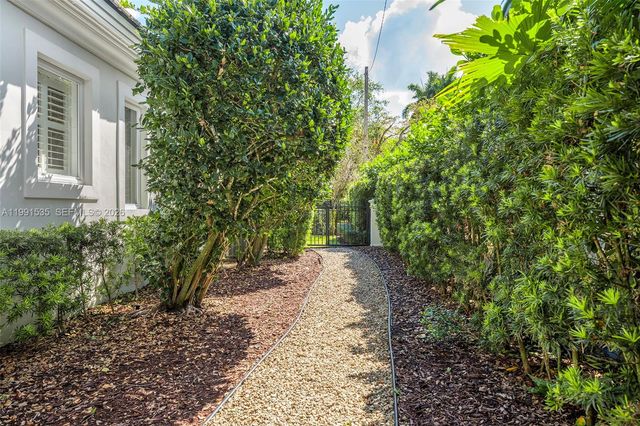 6900 Altamira St, Coral Gables, FL 33146