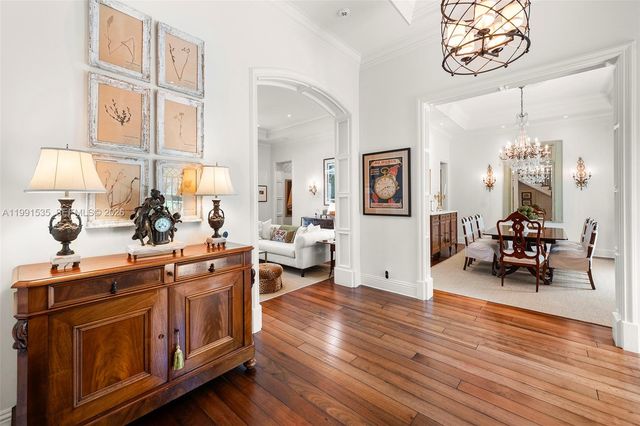 6900 Altamira St, Coral Gables, FL 33146