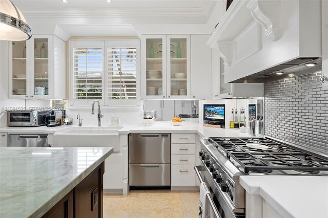 6900 Altamira St, Coral Gables, FL 33146