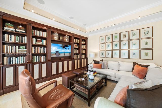 6900 Altamira St, Coral Gables, FL 33146
