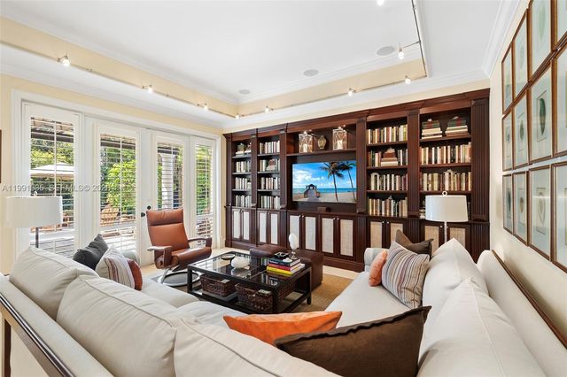 6900 Altamira St, Coral Gables, FL 33146