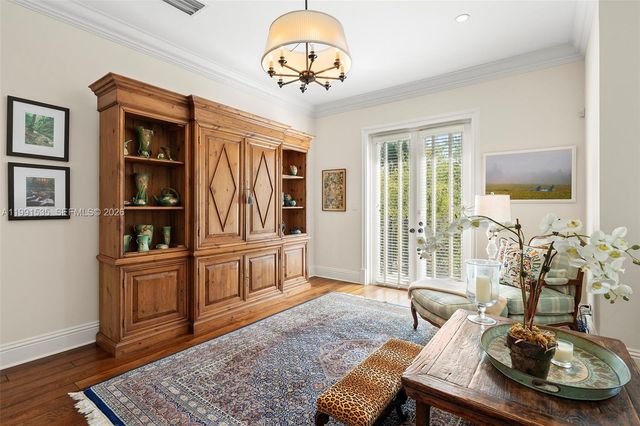 6900 Altamira St, Coral Gables, FL 33146