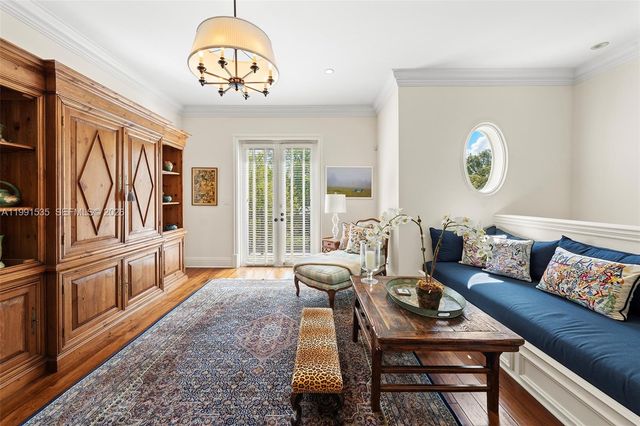 6900 Altamira St, Coral Gables, FL 33146