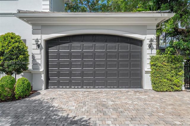 6900 Altamira St, Coral Gables, FL 33146