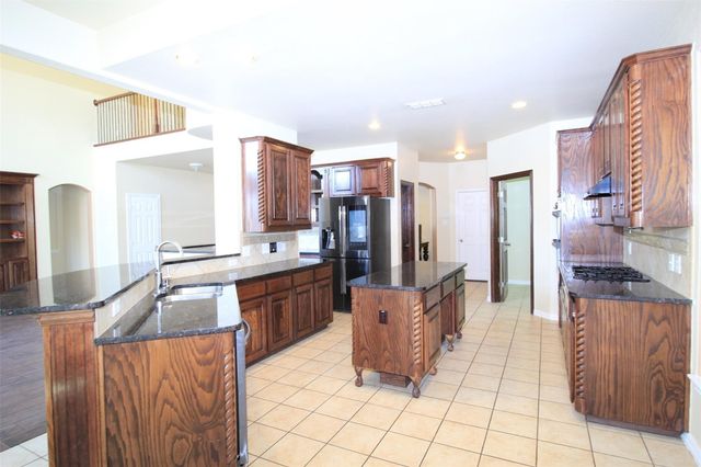 2719 Explorador, Grand Prairie, TX 75054