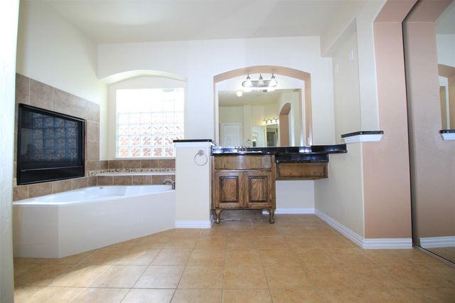 2719 Explorador, Grand Prairie, TX 75054