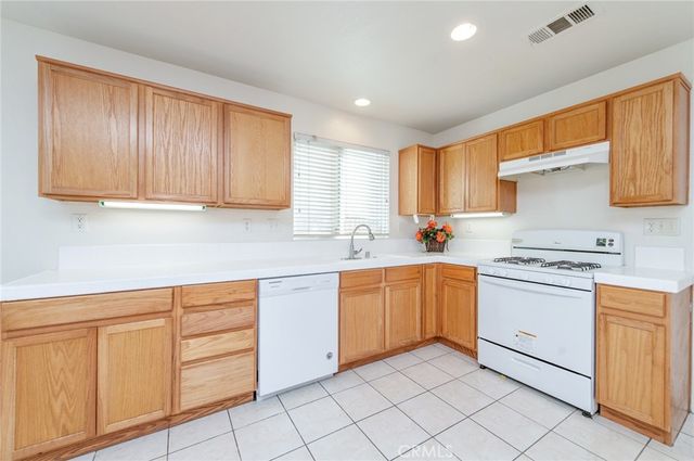 15083 Linking Ln, Victorville, CA 92394
