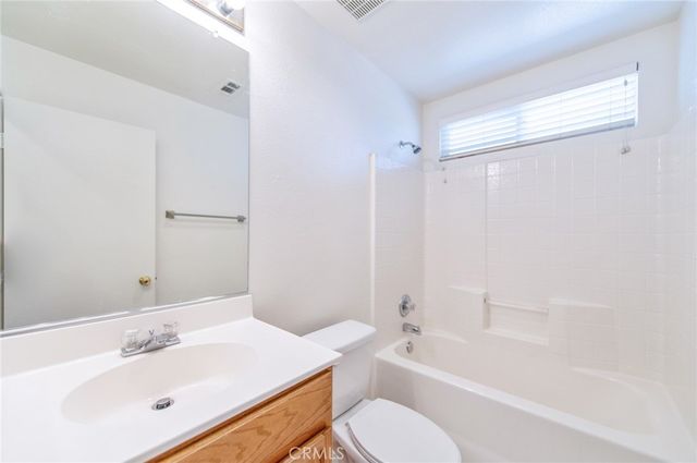 15083 Linking Ln, Victorville, CA 92394