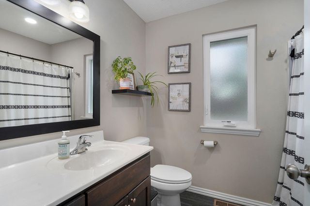 1309 S Appomattox Avenue, Republic, MO 65738