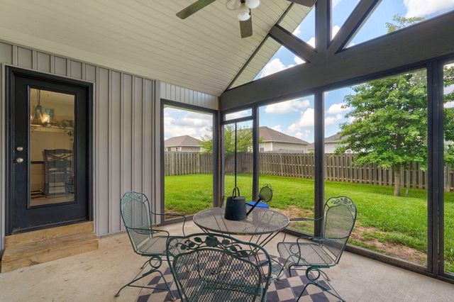 1309 S Appomattox Avenue, Republic, MO 65738